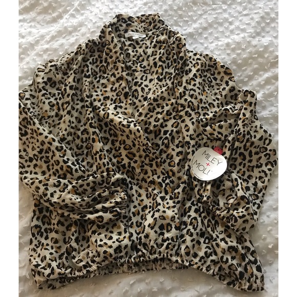 NWT leopard print blouse - Picture 2 of 3